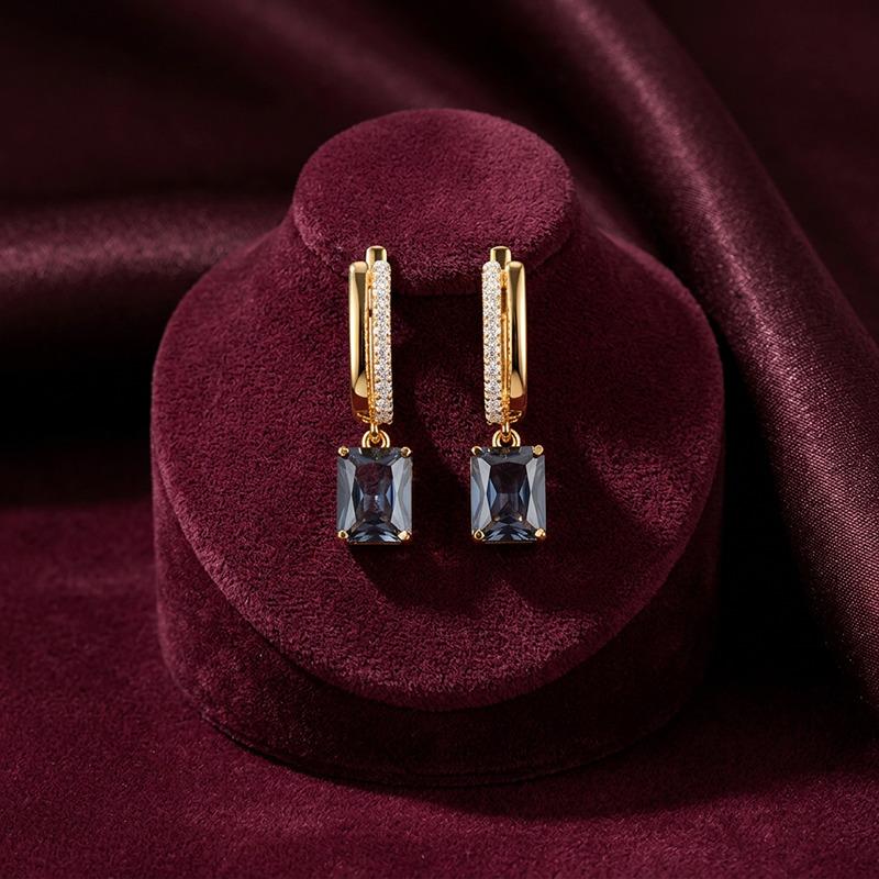 Серьги длинные GRANAT JEWELRY, красное золото 585 проба, вставка фианит (GRANAT JEWELRY, Россия) — от 1961.75 руб. в сети магазинов DIAMANTE забронировать в магазине Серьги длинные GRANAT JEWELRY, красное золото 585 проба, вставка фианит (GRANAT JEWELRY, Россия)
