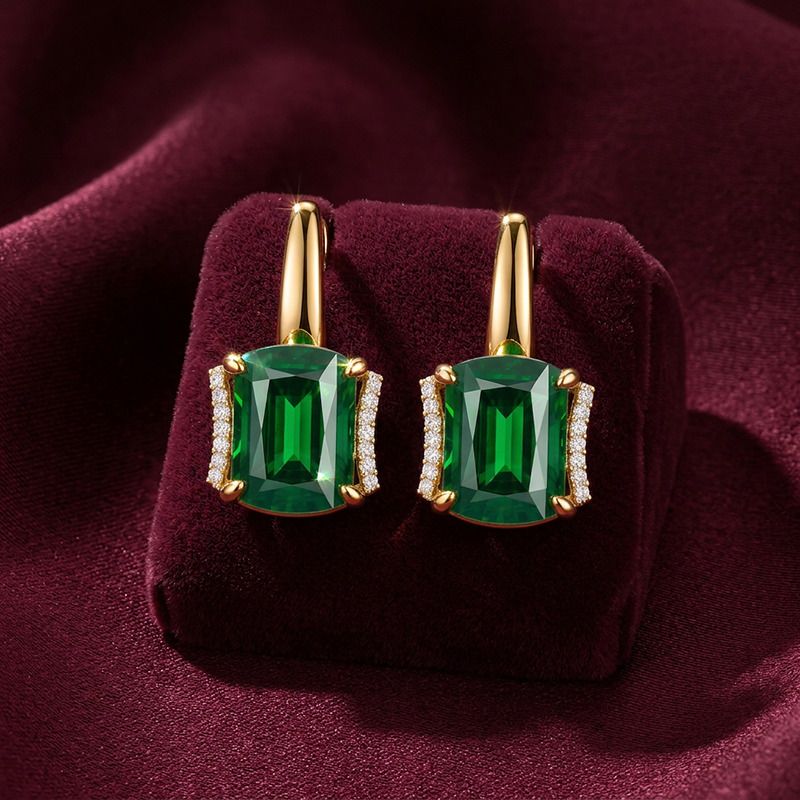 Серьги с английским замком GRANAT JEWELRY, красное золото 585 проба, вставка изумруд (GRANAT JEWELRY, Россия) — от 3358.25 руб. в сети магазинов DIAMANTE забронировать в магазине Серьги с английским замком GRANAT JEWELRY, красное золото 585 проба, вставка изумруд (GRANAT JEWELRY, Россия)