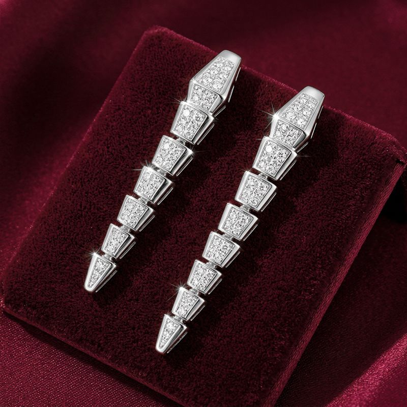 Серьги длинные RoseGrace, белое золото 585 проба (RoseGrace, Россия) — от 8856.51 руб. в сети магазинов DIAMANTE забронировать в магазине Серьги длинные RoseGrace, белое золото 585 проба (RoseGrace, Россия)
